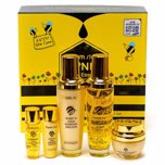 FARM STAY HONEY & GOLD ESSENTIAL SKIN CARE 3 SET + MINIATURES (130ml + 130ml + 30ml)